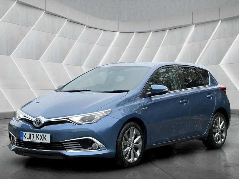 TOYOTA AURIS
