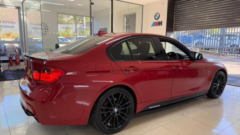 BMW 3 SERIES