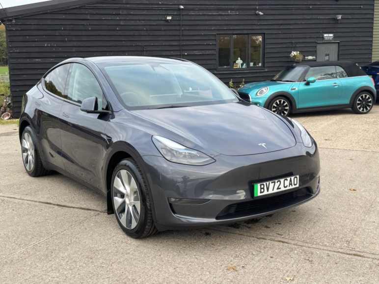 TESLA MODEL Y