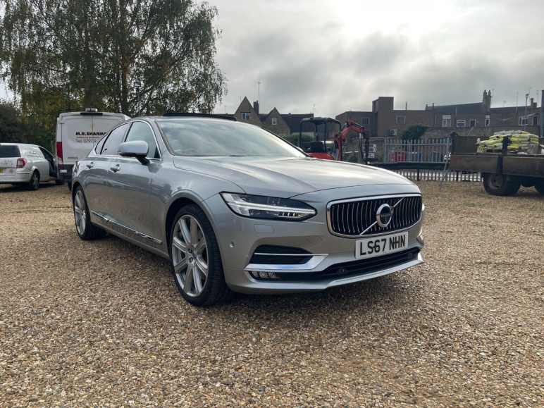VOLVO S90