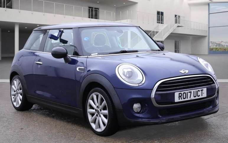 MINI HATCHBACK