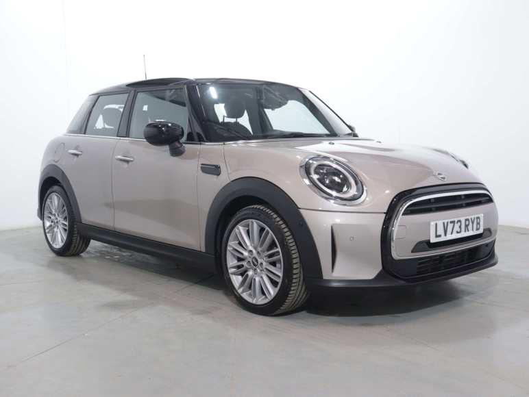 MINI HATCHBACK