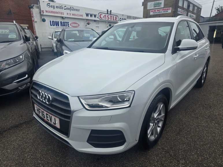 AUDI Q3