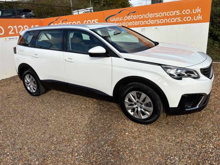 PEUGEOT 5008