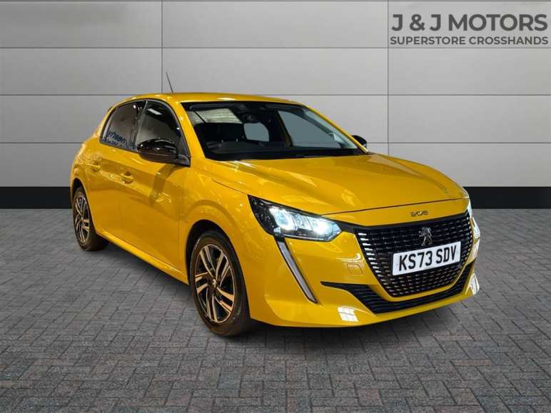 PEUGEOT 208