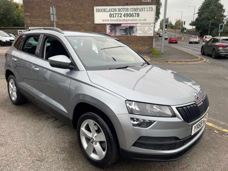 SKODA KAROQ