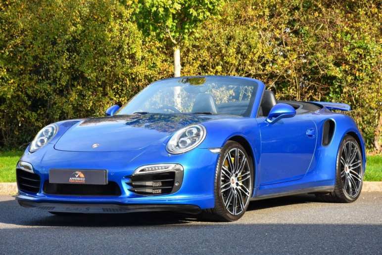 PORSCHE 911