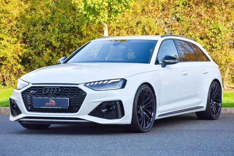 AUDI RS4