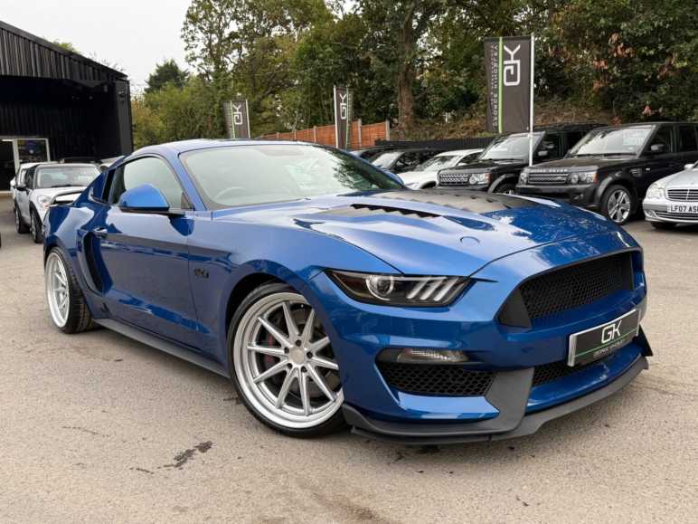 FORD MUSTANG