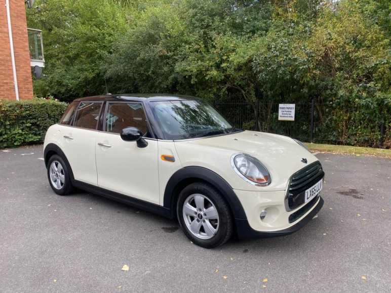 MINI HATCHBACK