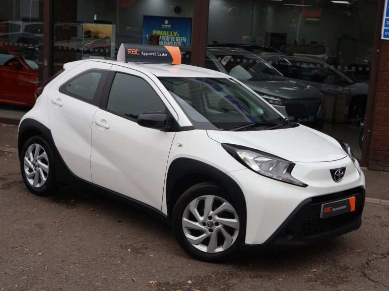 TOYOTA AYGO X