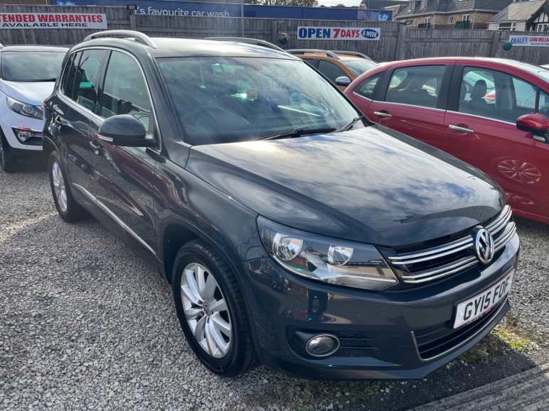 VOLKSWAGEN TIGUAN