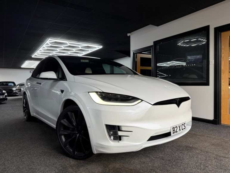 TESLA MODEL X