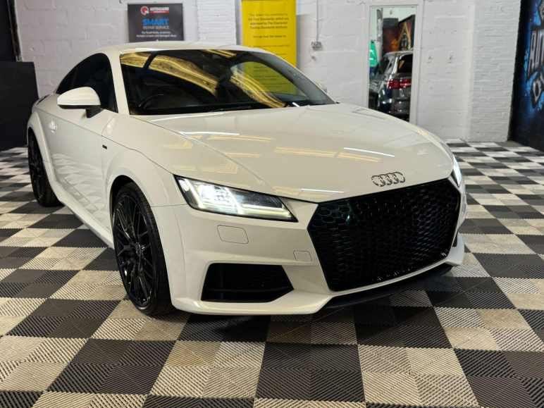AUDI TT