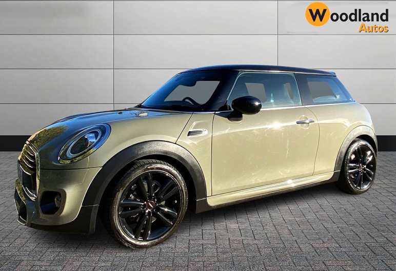 MINI HATCHBACK