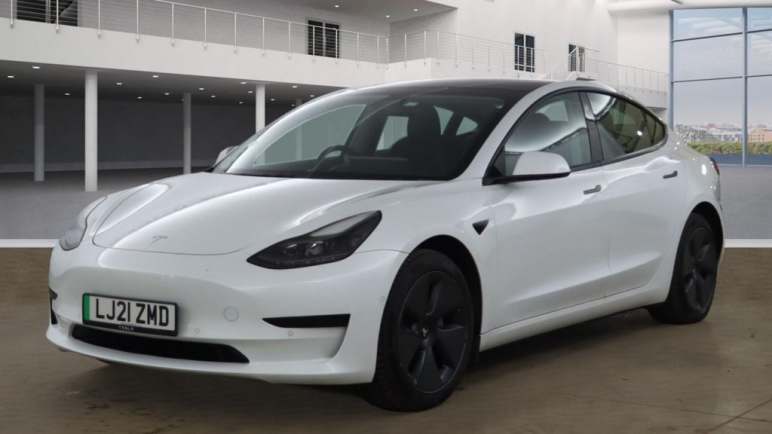 TESLA MODEL 3