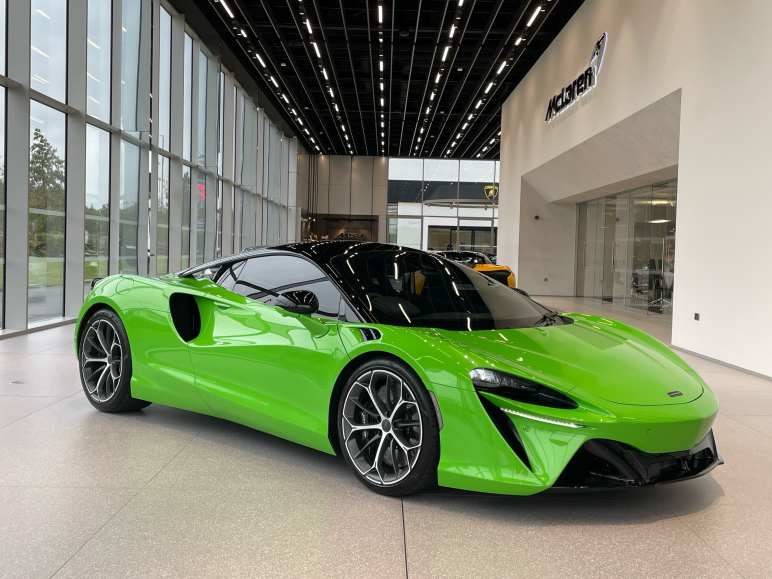 MCLAREN ARTURA