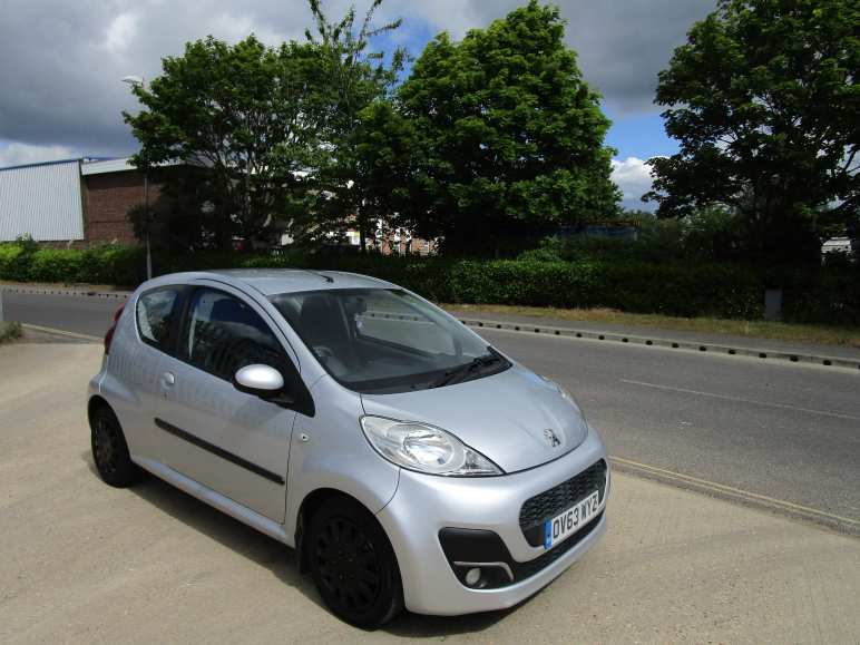 PEUGEOT 107