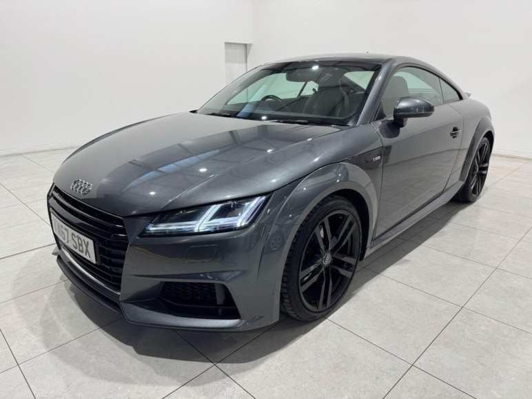 AUDI TT