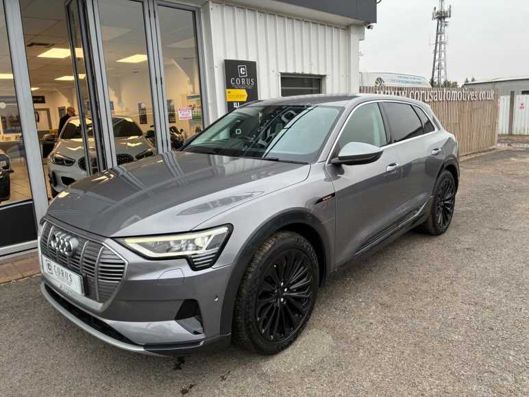 AUDI E-TRON