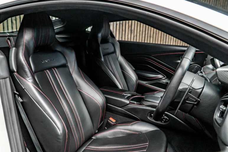 ASTON MARTIN VANTAGE