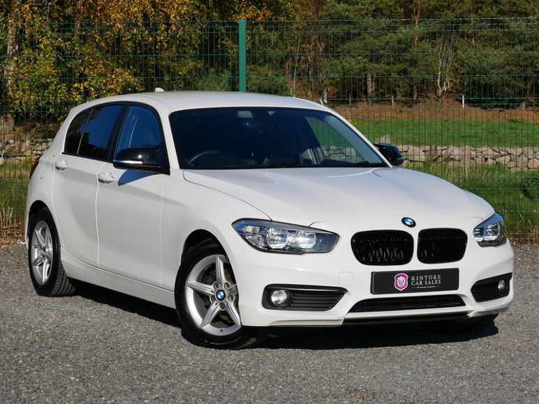 BMW 1 SERIES