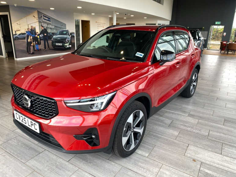 VOLVO XC40