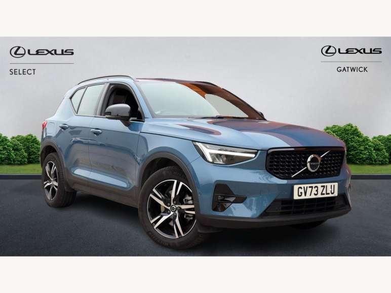 VOLVO XC40