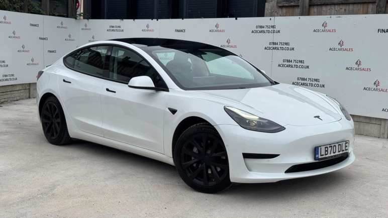 TESLA MODEL 3