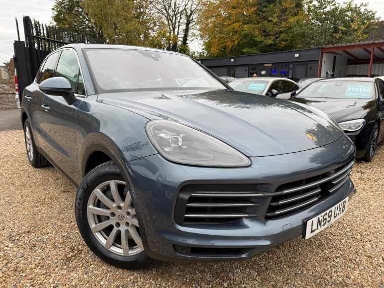 PORSCHE CAYENNE