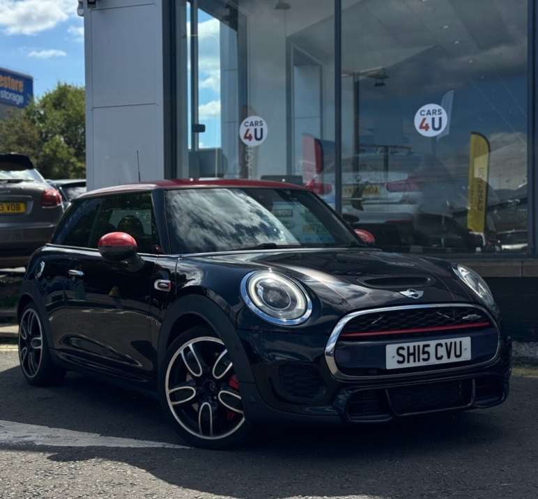MINI HATCHBACK