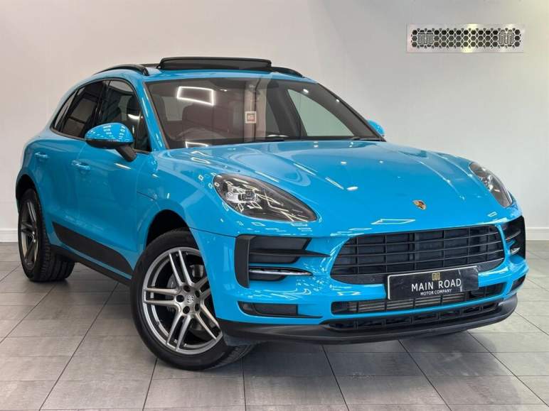 PORSCHE MACAN