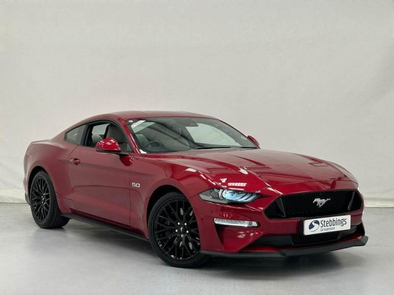 FORD MUSTANG