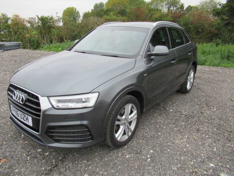 AUDI Q3