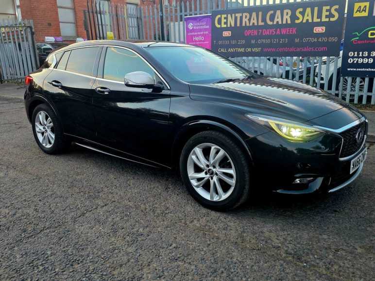 Infiniti Q30