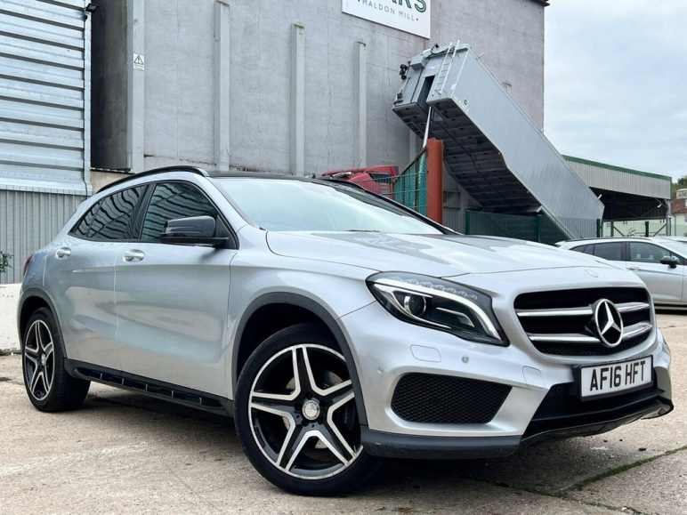 MERCEDES-BENZ GLA