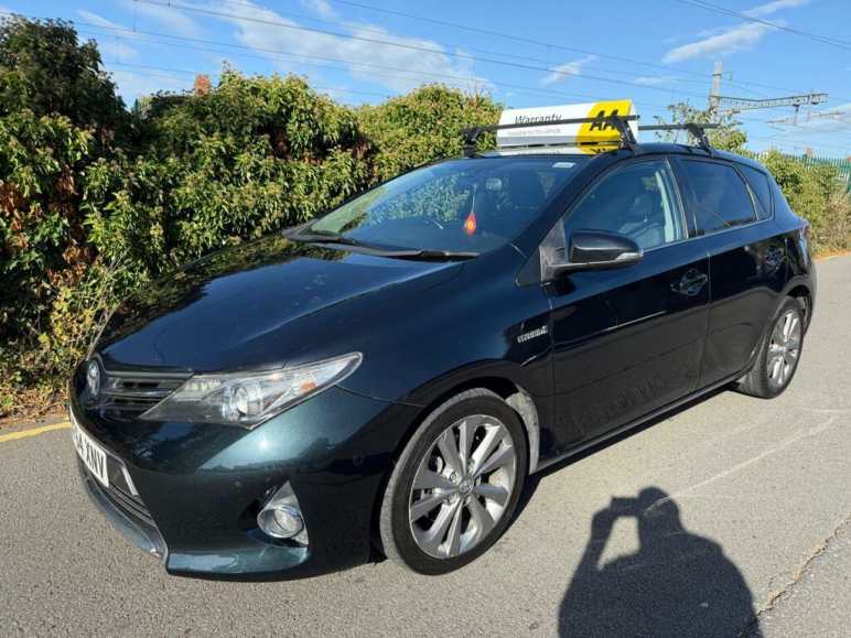 TOYOTA AURIS