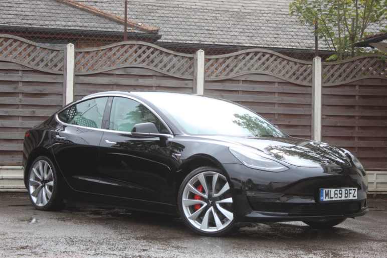 TESLA MODEL 3