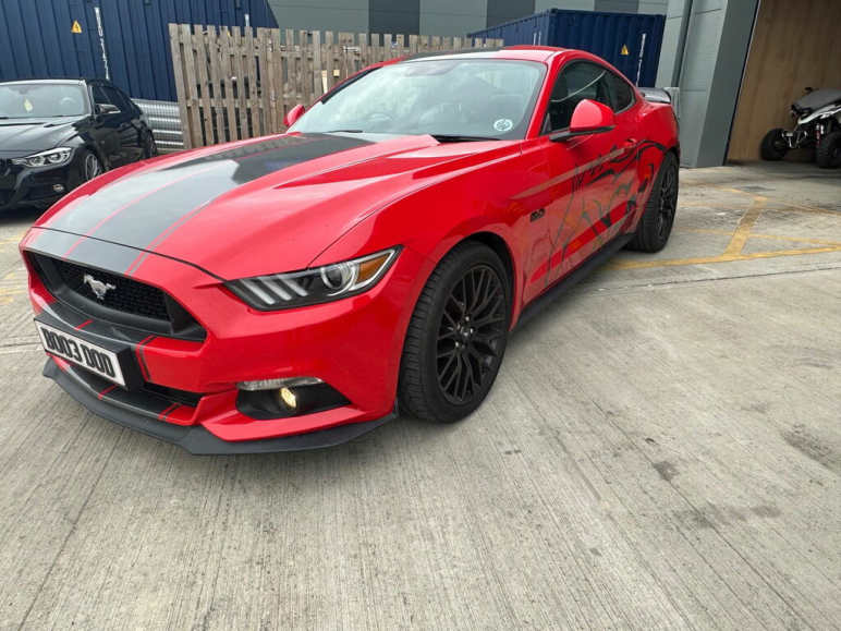 FORD MUSTANG