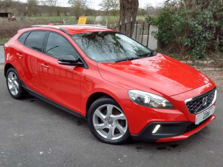 VOLVO V40