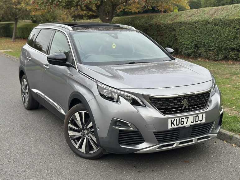 PEUGEOT 5008