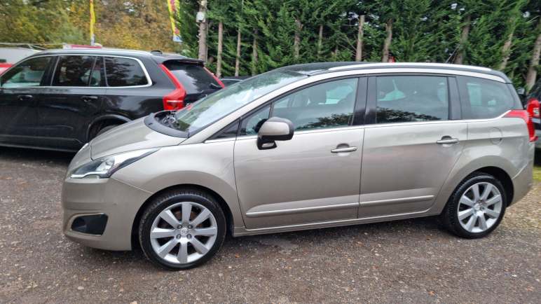 Peugeot 5008