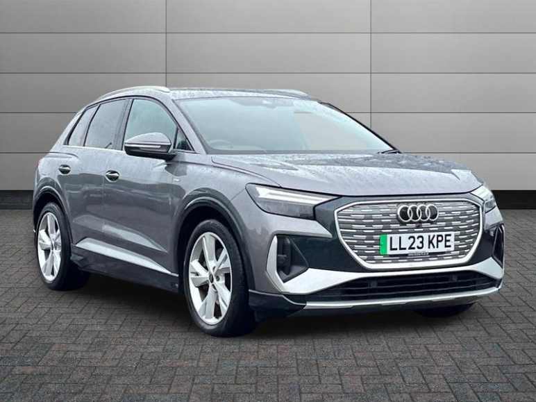 AUDI Q4