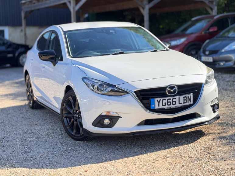 MAZDA 3