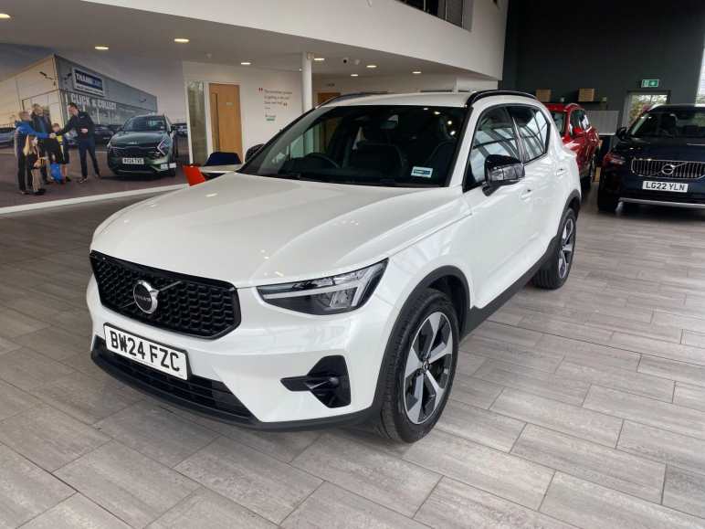 VOLVO XC40
