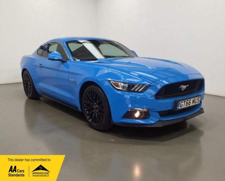 FORD MUSTANG