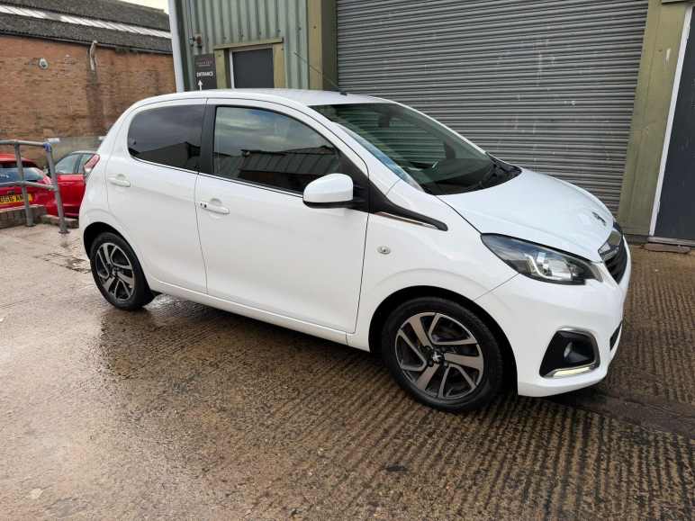 PEUGEOT 108