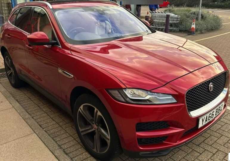 Jaguar F-PACE