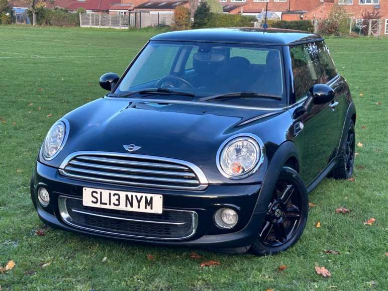 MINI HATCHBACK