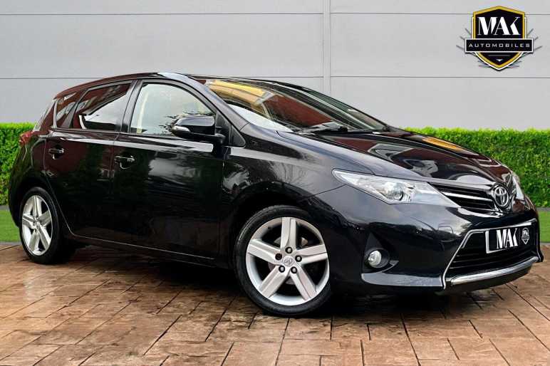 TOYOTA AURIS